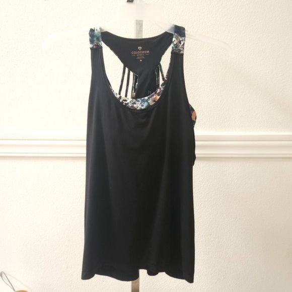 Colosseum tank top size Medium - Picture 6 of 9